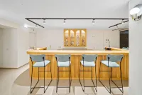 Rainbow Apartments - bar