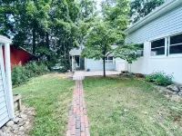 Cozy little lake cottage on Buck Lake! - 4-Star