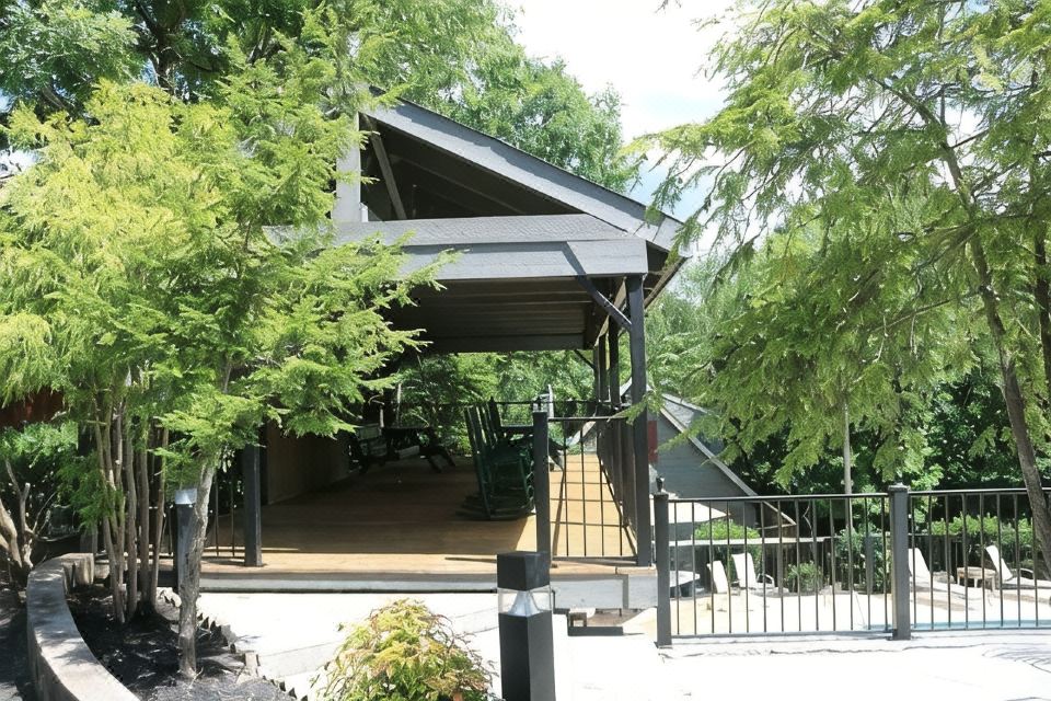 Photo 5 of 6