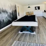 Gorgeous Retreat with Mountain Views, Open Living, Game Room, Hot Tub - 4-Sterne