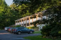 Ogunquit the Milestone Inn - parking