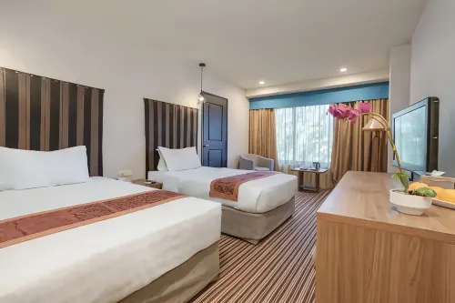 Kenari Tower Pantai Losari Makassar - parcheggio