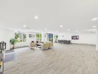Bright 3BR 2BA Urban Condo | Convenient to King George SkyTrain - 3 stelle