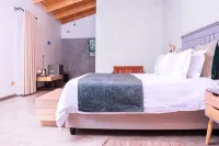The Woodlands Retreat - 2-Star