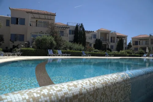 Villa Elias 1BR Upper Apt with Pool - Scenic