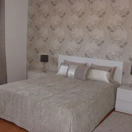 Family Home '' House Stone Hall ''
