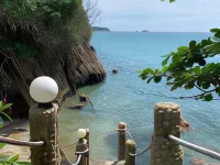 Koh Chang Hut Hotel Hotel dekat Pantai Hat Sai Khao
