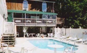 Sturbridge Country Inn