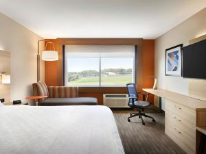 Holiday Inn Express & Suites Auburn Hills