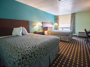 Days Inn by Wyndham Fort Wright Cincinnati Area