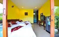 Baan Saranrom Hotels in Amphawa
