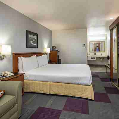 Atherton Park Inn and Suites Rooms