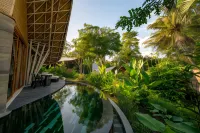 Ulaman Eco Luxury Resort Отели рядом с достопримечательностью «Tugu Pahlawan»