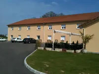 Hôtel Azur Saint Junien Cit'Hotel Hotel di Chabanais