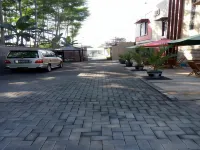 JC Homestay Jember - Parking
