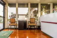Quality Inn & Suites Silicon Valley - parking