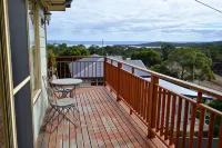 Coles Bay House
