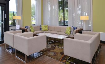 Holiday Inn Express & Suites New Orleans Airport South