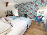 Ty Ffarm at Gellilwch Hotels near Hetty Winding House