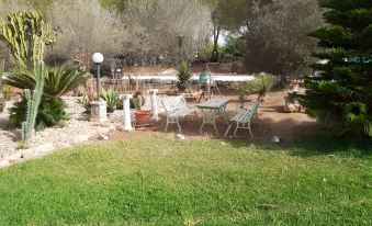 Conca Air-Conditioned Two-Room Apartment - Wi-fi in the Villa in Complete Relaxa