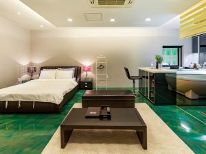 Yangpyeong New Space Pension (Spa, Hotel Bedding, Rooftop BBQ)