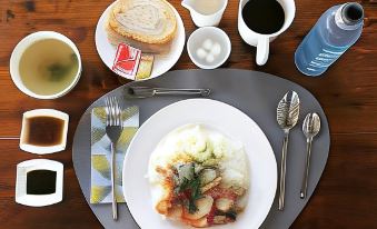 Vish Hotel and Cafe