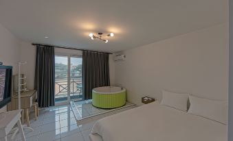 Taean the Piano Spa Pension