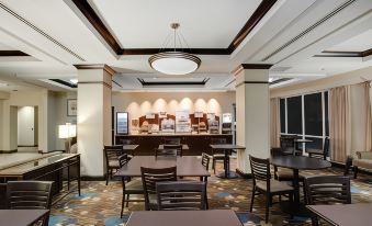 Holiday Inn Express & Suites FT Myers East- the Forum