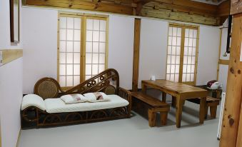 Iksan Yeongwoldang Hanok Private House Pension