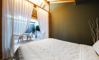 Gyeongju Old Road Pension (Emotional Accommodation, Near Hwangridan-Gil, Ample Parking)
