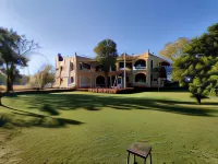 Pavilion Farmstay Udaipur Hotel di 