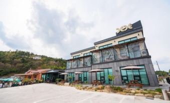 Gyeongju Jeje Pool Villa Pension