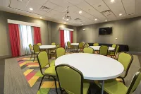 Hampton Inn Mustang