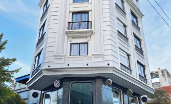 The Wiltons Hotel