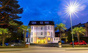 Connaught Lodge