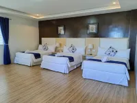 Marand Beach Resort - parking