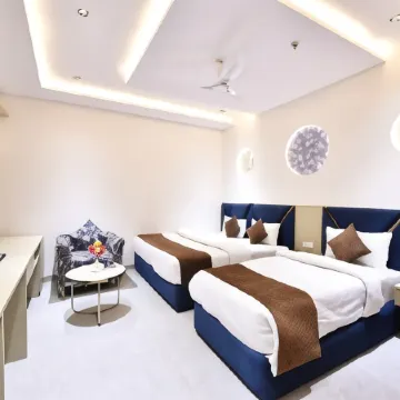 Click Hotel Narayana