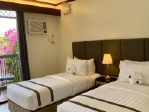 Plaza Del Norte Hotel and Convention Center ラワグのホテル