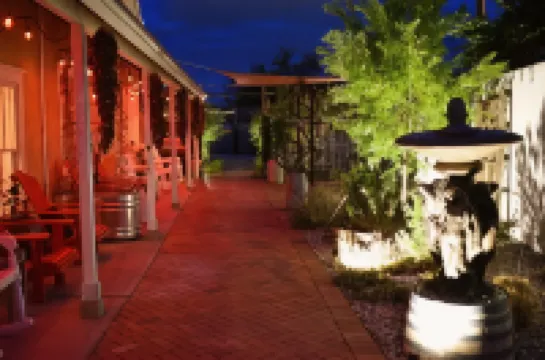 Painted Lady Bed & Brew Hotel a 