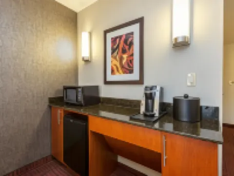 Holiday Inn Express & Suites AUBURN by IHG Hôtels à : Comte de Worcester