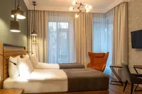 Botanica Hotel Hotels near Monument to heroic defenders of the Soviet north