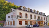 Hotel Post Honigwirt Hotels in Neutal