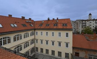 Atik Rooms