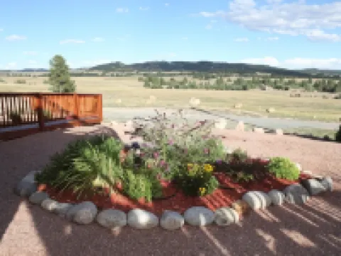 Sawin' Logs Inn Hotels in Devils Tower