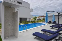 Pool Apartments & Rooms Mare - Kolam Renang