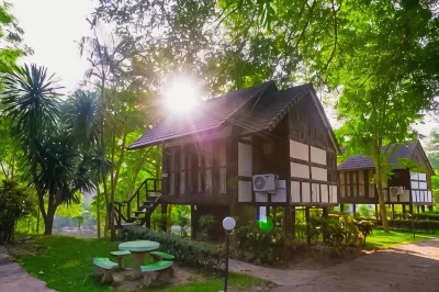 Saitharn Iyara Resort &Spa Hotel dekat Wat Nong Prue