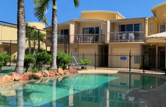 庫拉姆海灘逍遙遊度假村