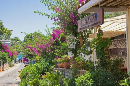 Umayra Otel Отели в г. Torba