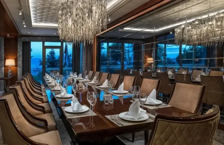 Mövenpick Bursa Hotel and Thermal Spa Отели рядом с достопримечательностью «Часовая башня Нусретие»