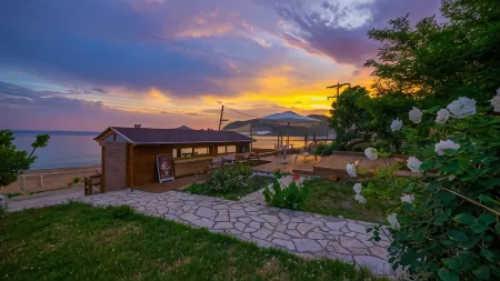 Vistonia Отели в г. Agios Georgios